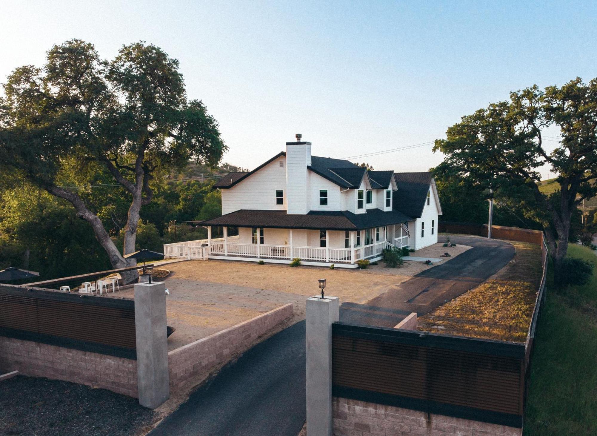 Wine Country Modern Farmhouse With Heated Pool, Hot Tub, Cybertruck El Paso de Robles Buitenkant foto